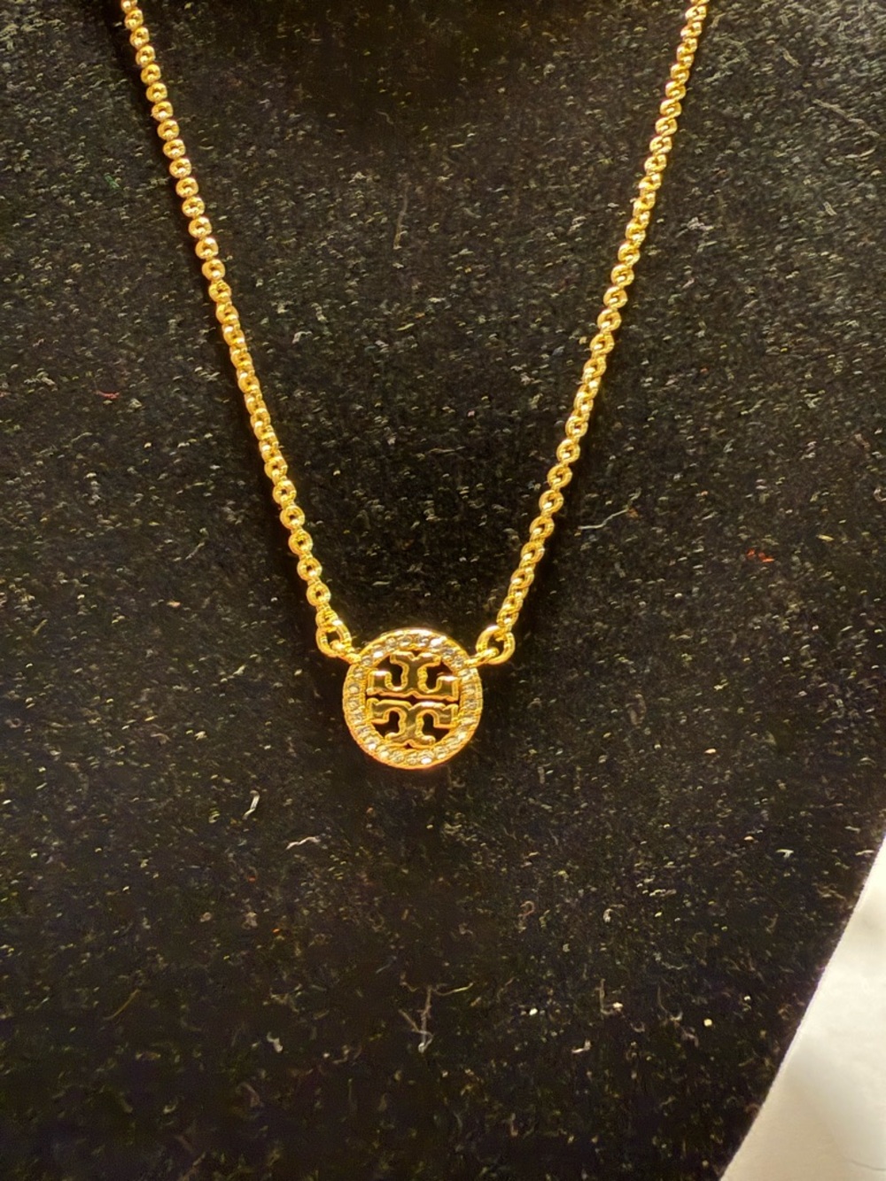 NEW Tory Burch Icon logo diamond pave round accent golden Necklace - Picture 2 of 5